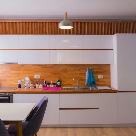 Modern Furnished Apartment With View Тирана Экстерьер фото